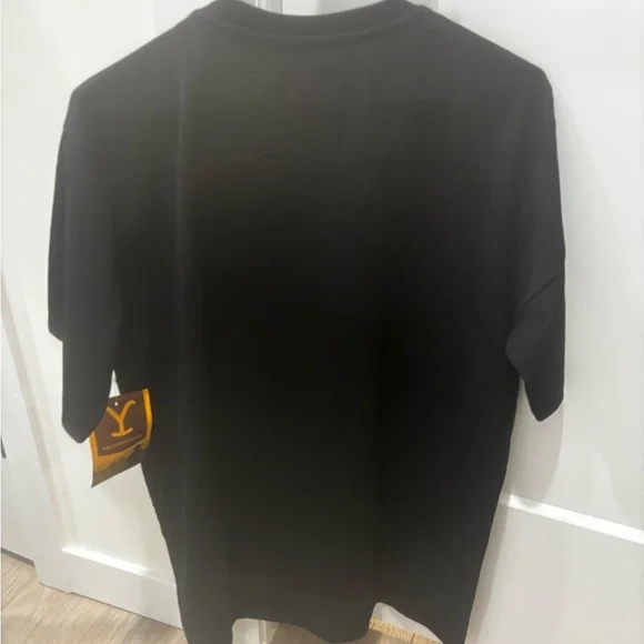 Medium Yellowstone Dutton Ranch T-Shirt - Picture 2 of 4